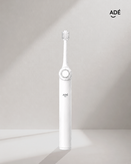 Adé 360 in White